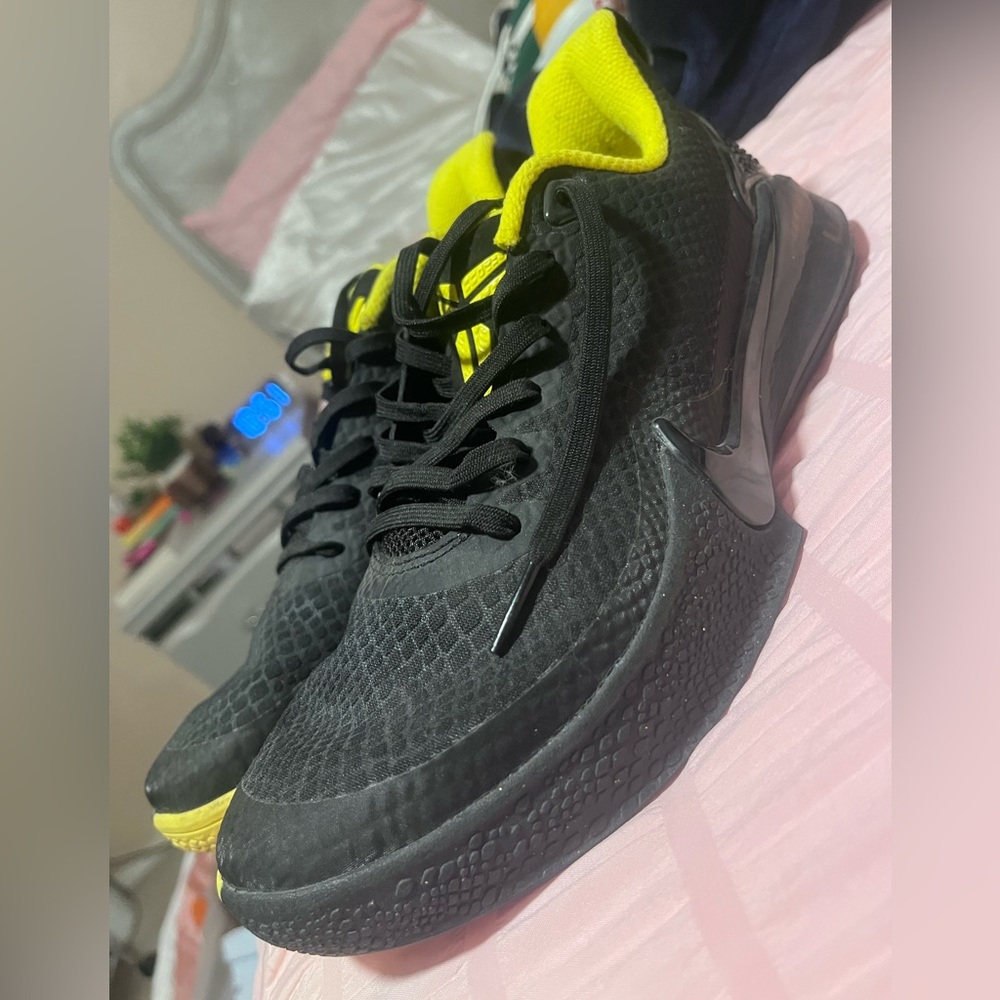 NIKE Kobe basketball shoes